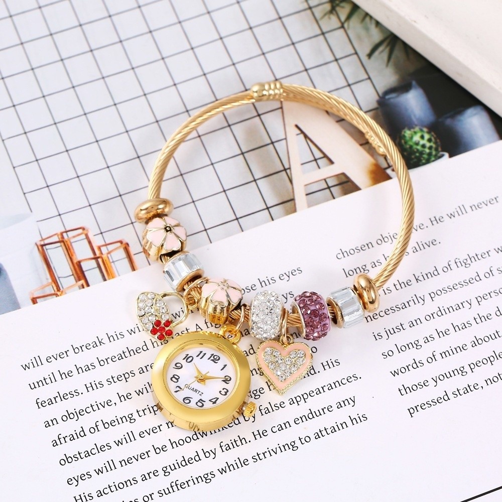 Trendy Adjustable Women's Brac - Luxury Watch With Leather Strap recension och pris