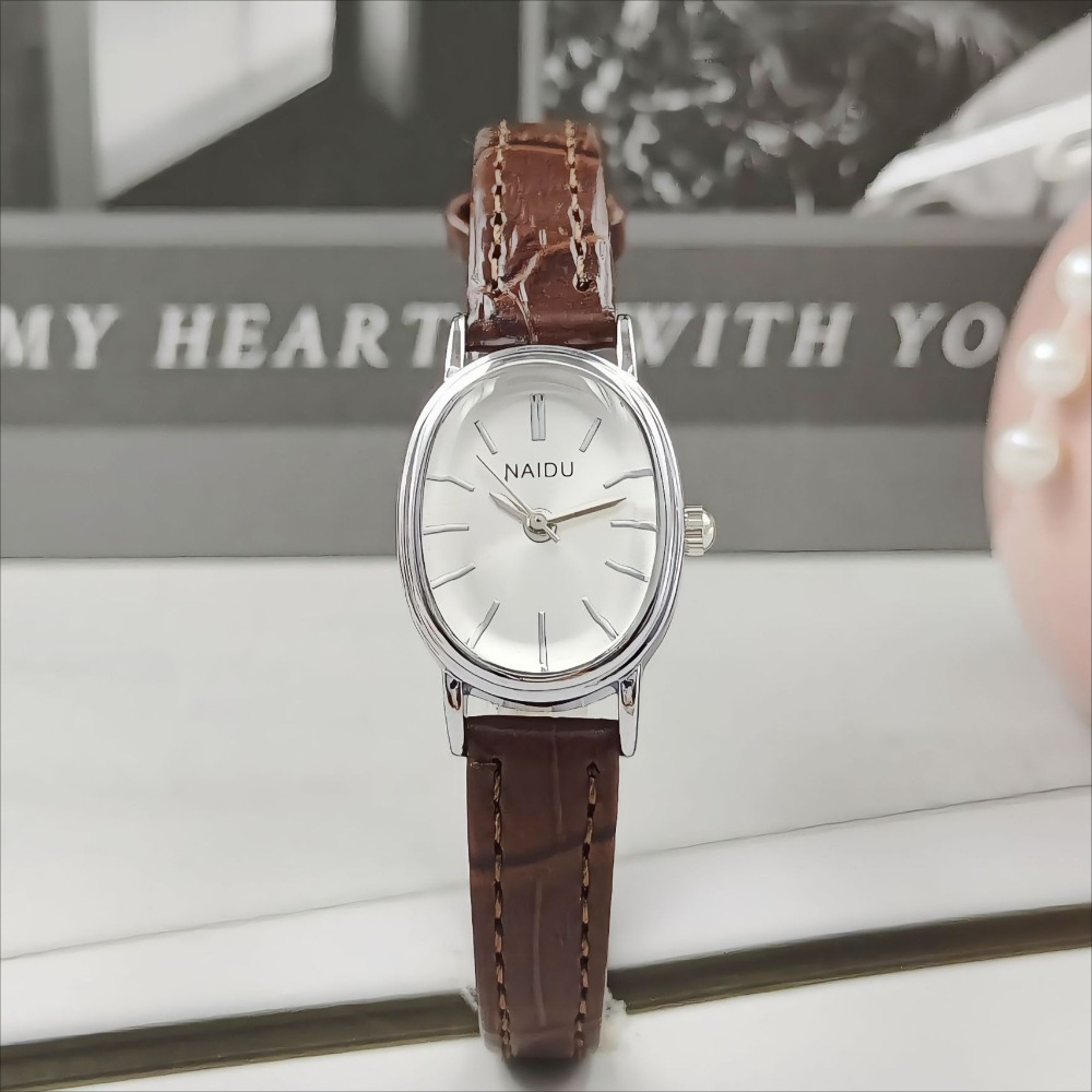 Fashion Brand Women Oval Dial  - Luxury Watch With Leather Strap recension och pris
