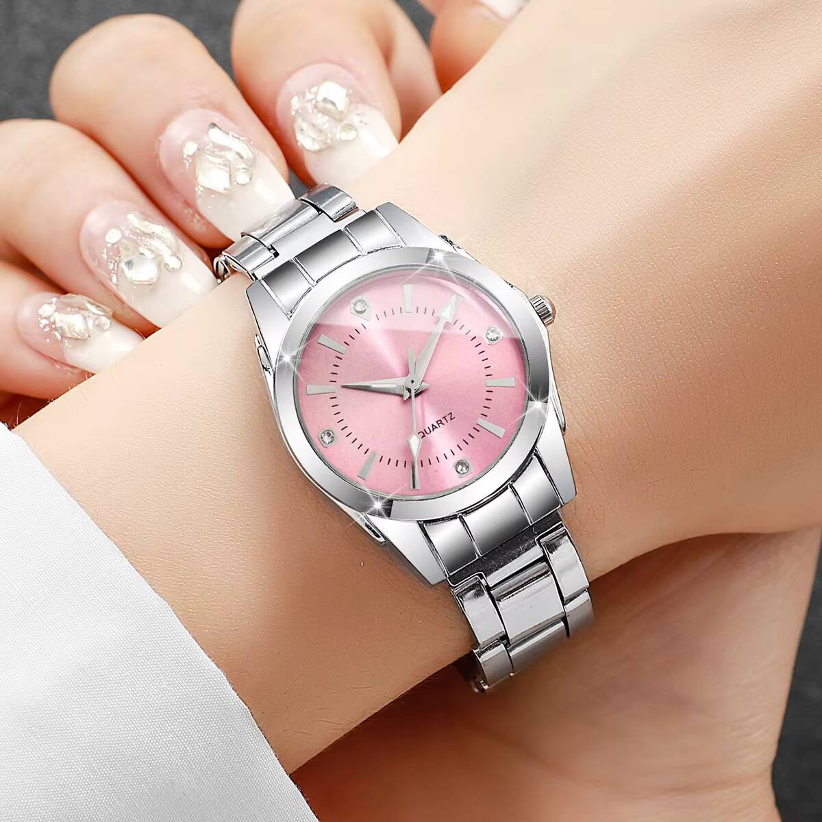 Luxury Rhinestone Women Watche - Luxury Watch Safe recension och pris